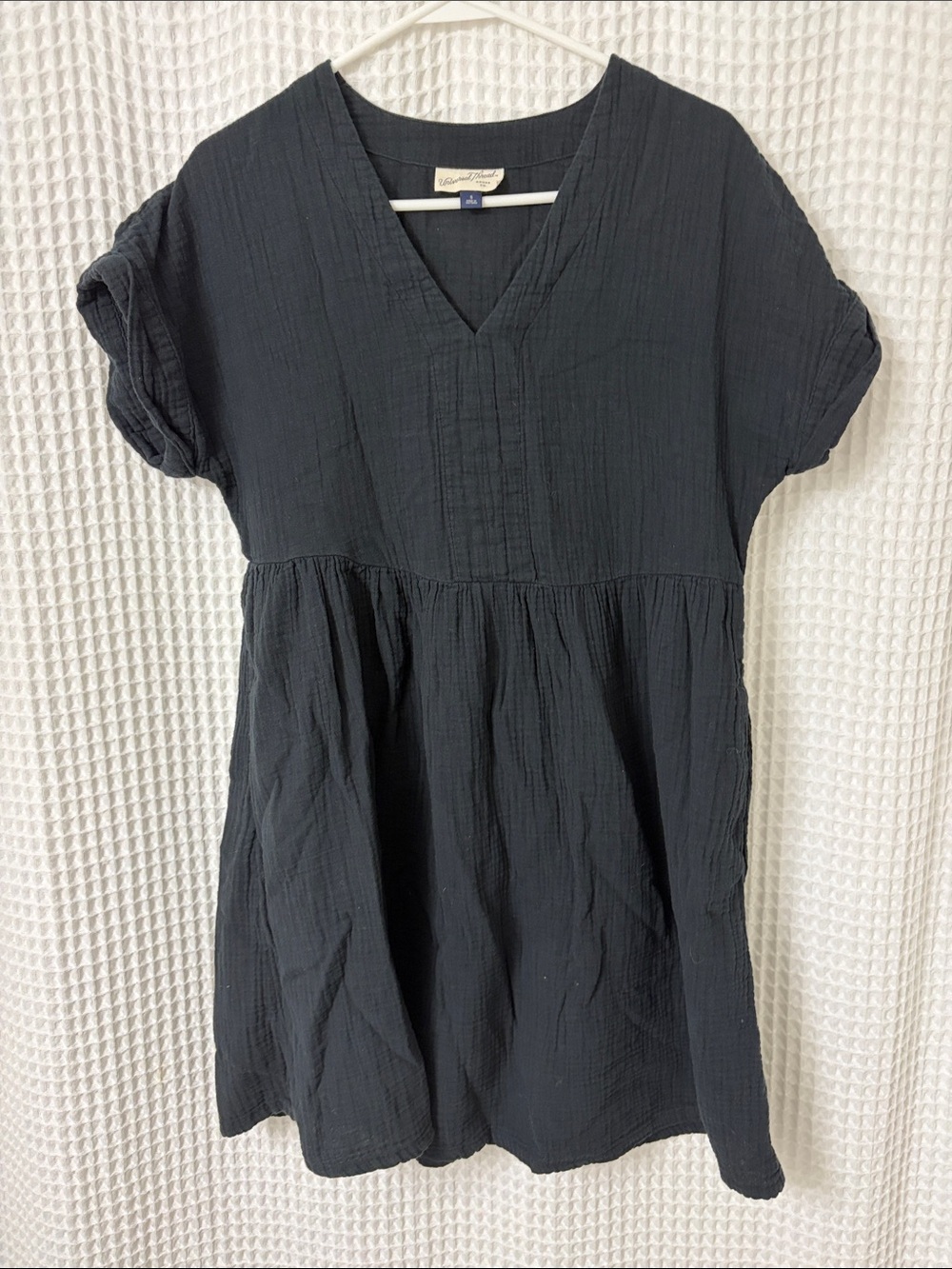 Universal Thread black cotton gauze V-neck mini dress pockets cuffed sleeves Sm